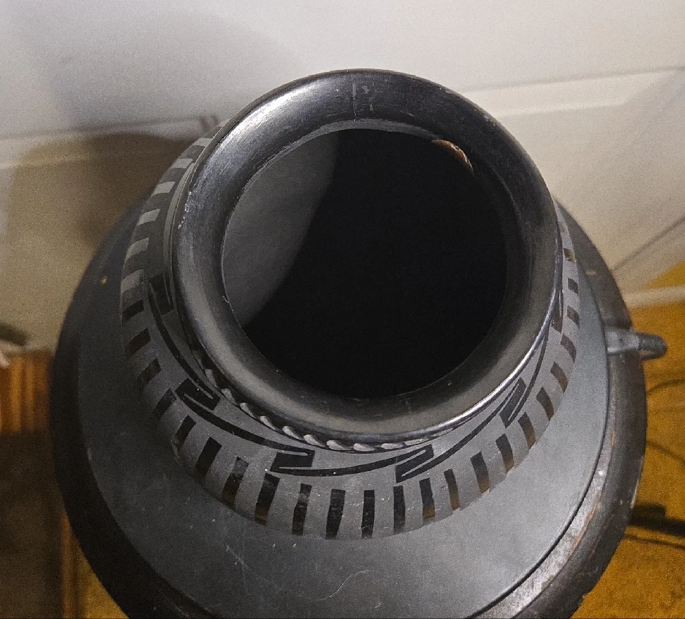 Tomasa Mora Mata Ortiz Black Pottery Ceramic Vase Signed
